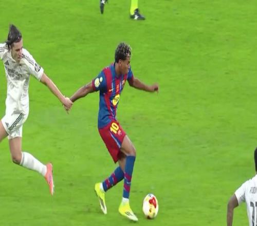 卡扎伊什维,利惊鸿一射,荣获亚冠东,FB体育平台,FB体育官方网站,FB体育登录入口,FB体育app下载