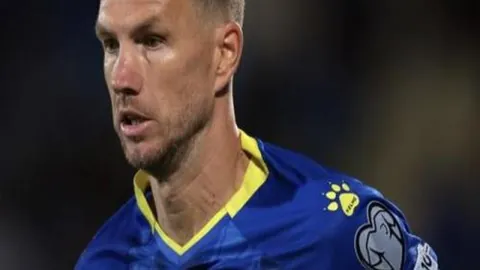 北京冬奥会官方纪录片即将首映，重温往昔冰雪辉煌时刻